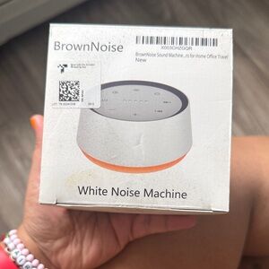 BrownNoise White Noise Machine